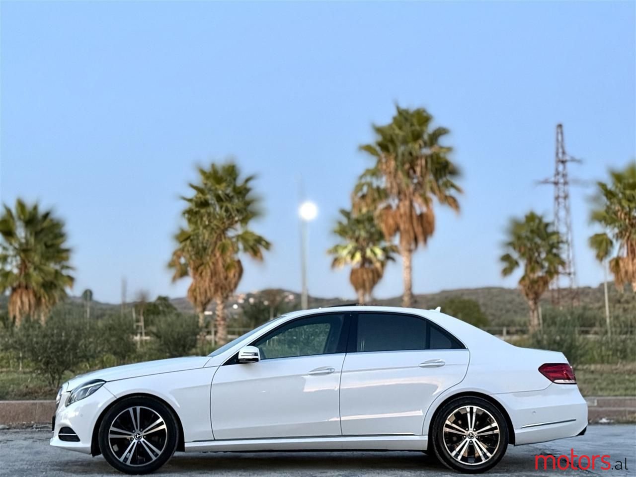 2014' Mercedes-Benz E 220 photo #6