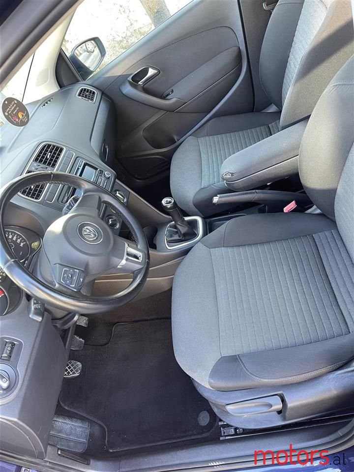 2010' Volkswagen Polo photo #2