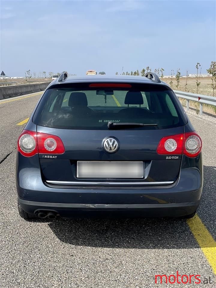 2008' Volkswagen Passat photo #2