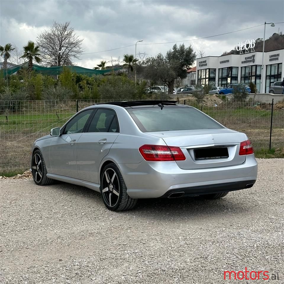 2010' Mercedes-Benz E 55 AMG photo #2
