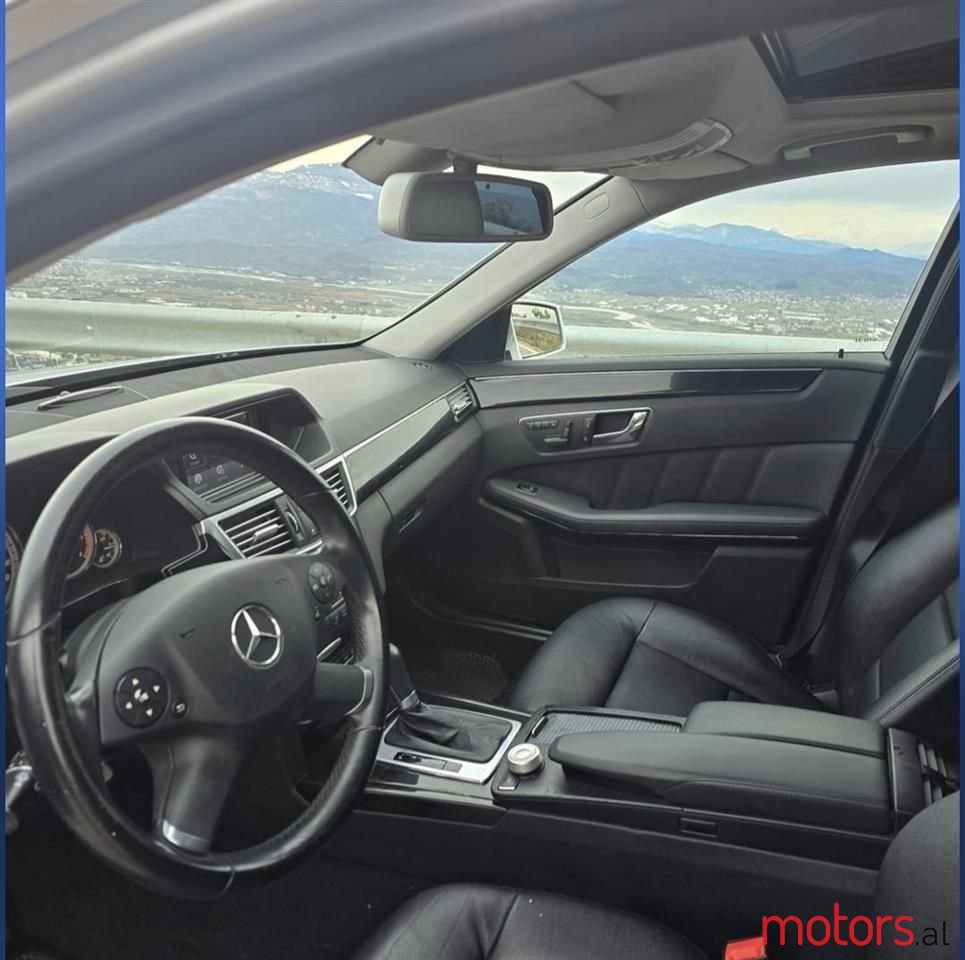 2010' Mercedes-Benz E 220 photo #4