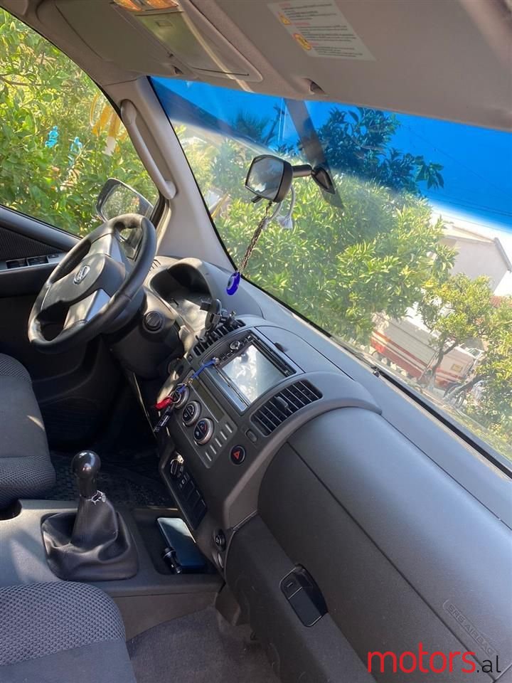 2007' Nissan Navara photo #4