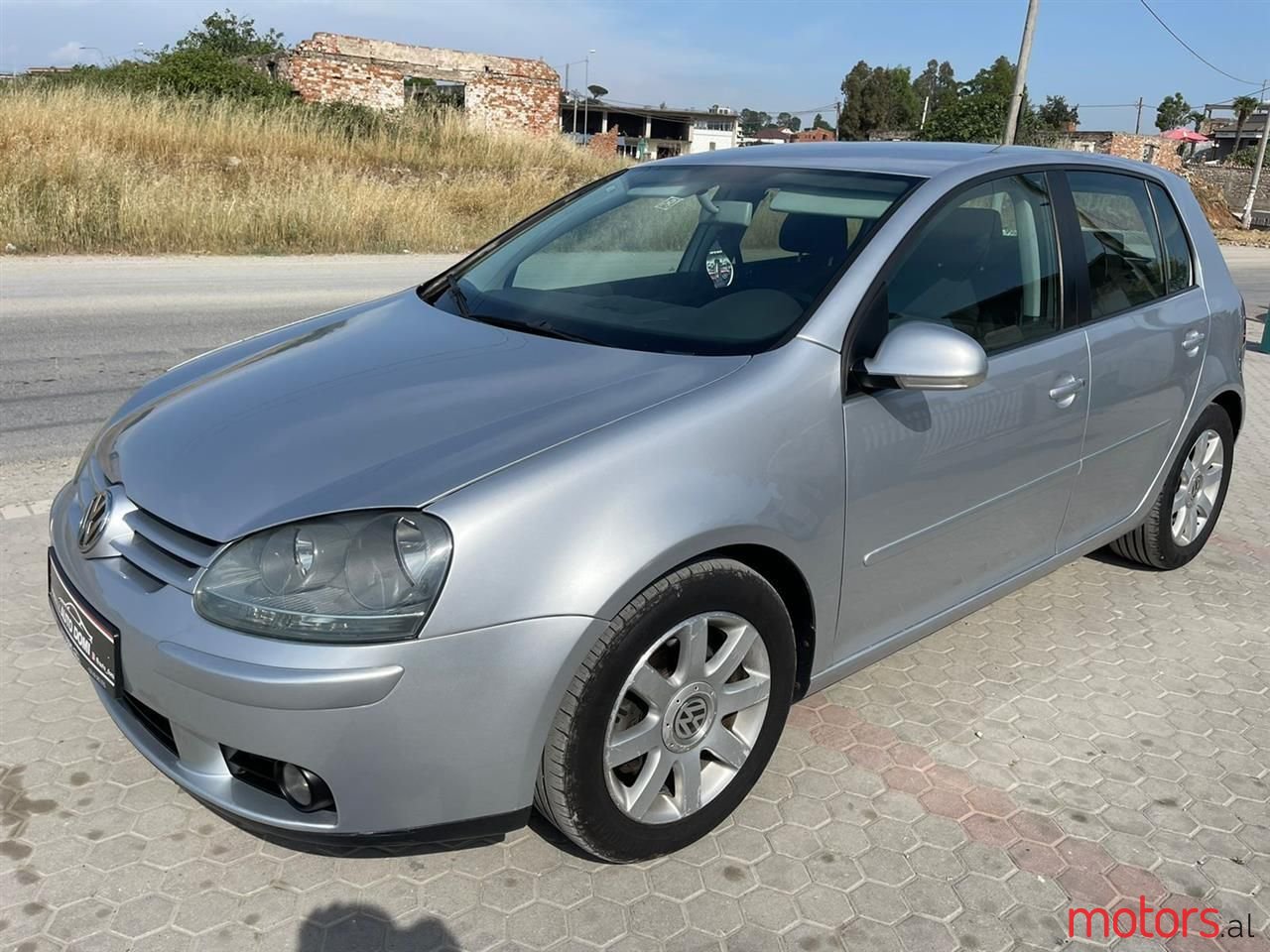 2005' Volkswagen Golf photo #1