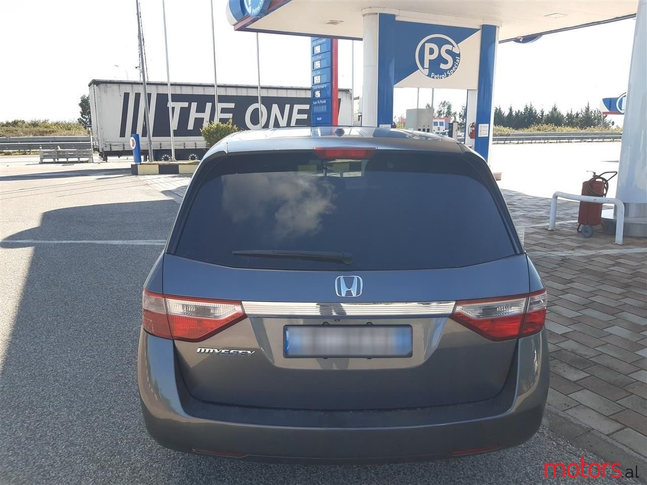 2012' Honda Odyssey photo #3