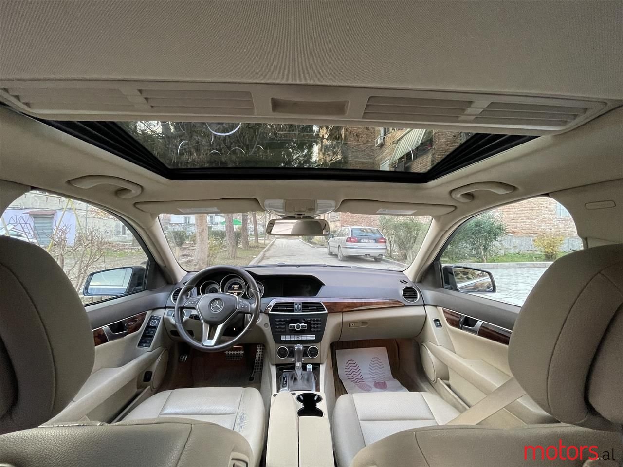 2013' Mercedes-Benz C 300 photo #3