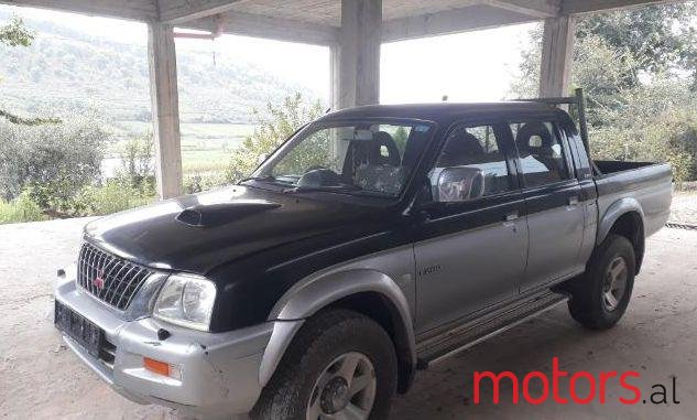 2002' Mitsubishi L200 photo #1