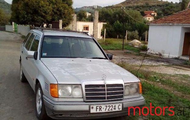 1990' Mercedes-Benz E-Class photo #2