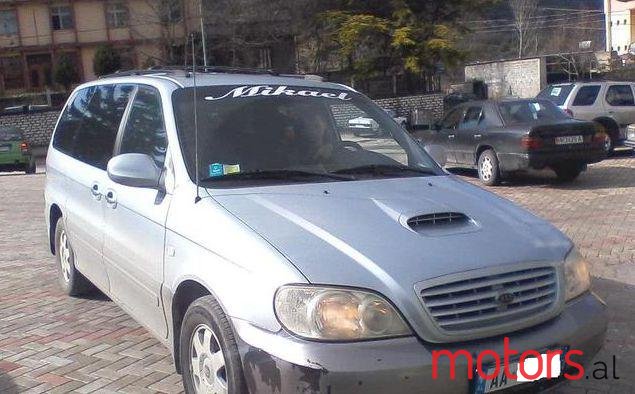 2002' Kia Carnival photo #2