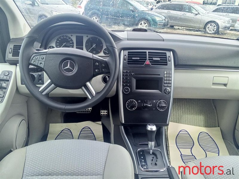 2010' Mercedes-Benz B 200 photo #2