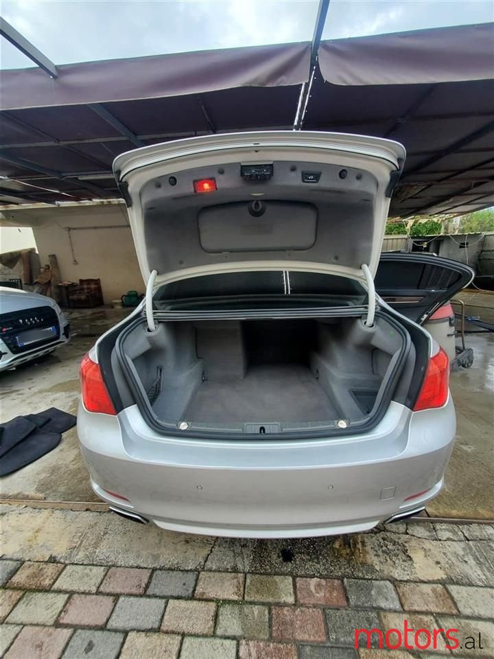 2010' BMW 750 photo #5