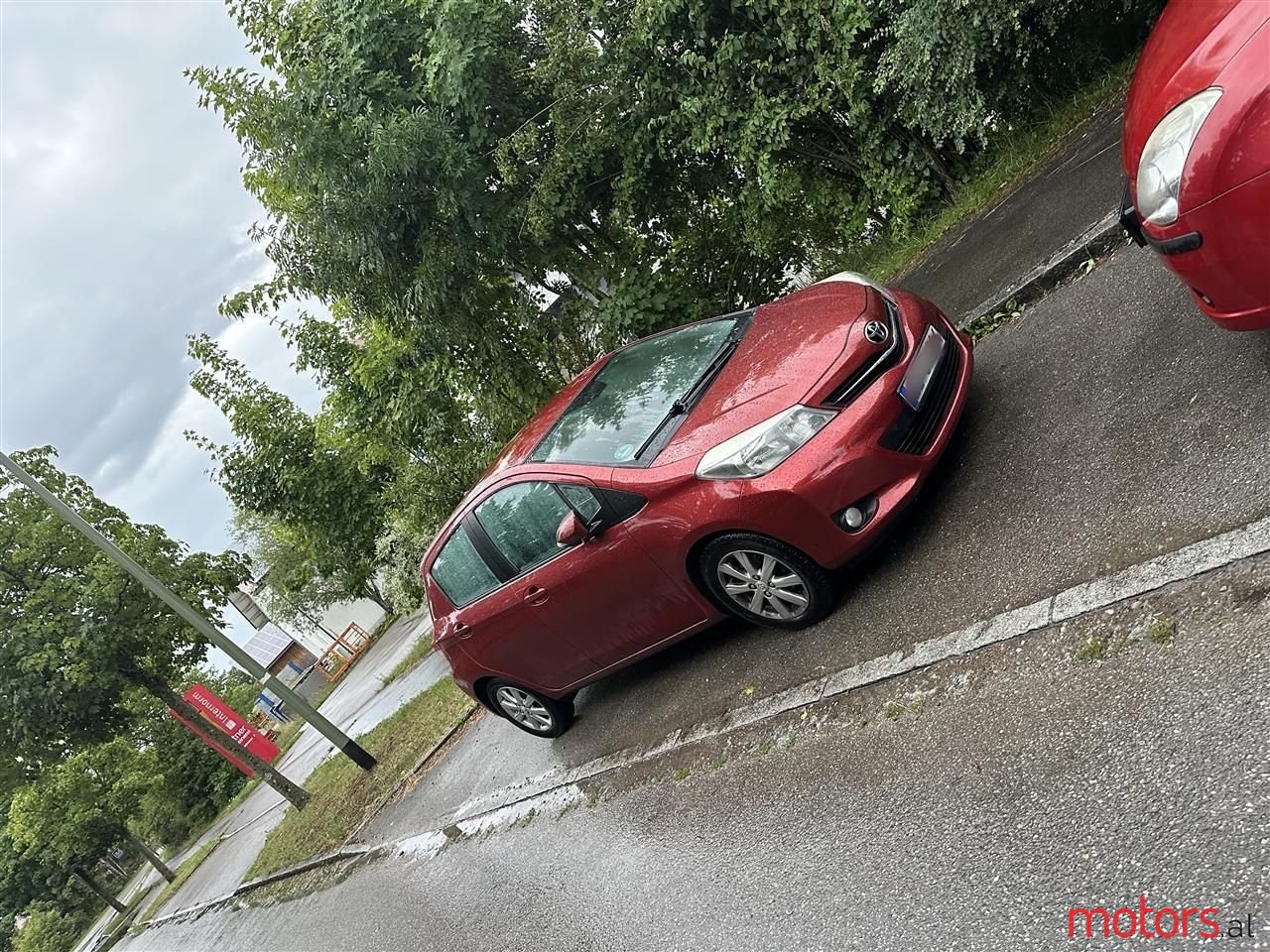 2012' Toyota Yaris photo #3