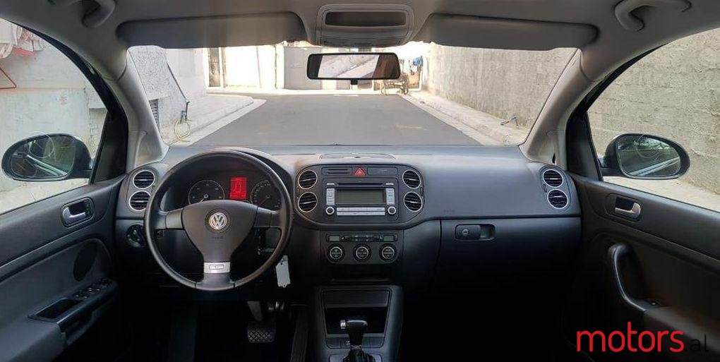 2007' Volkswagen Golf photo #2