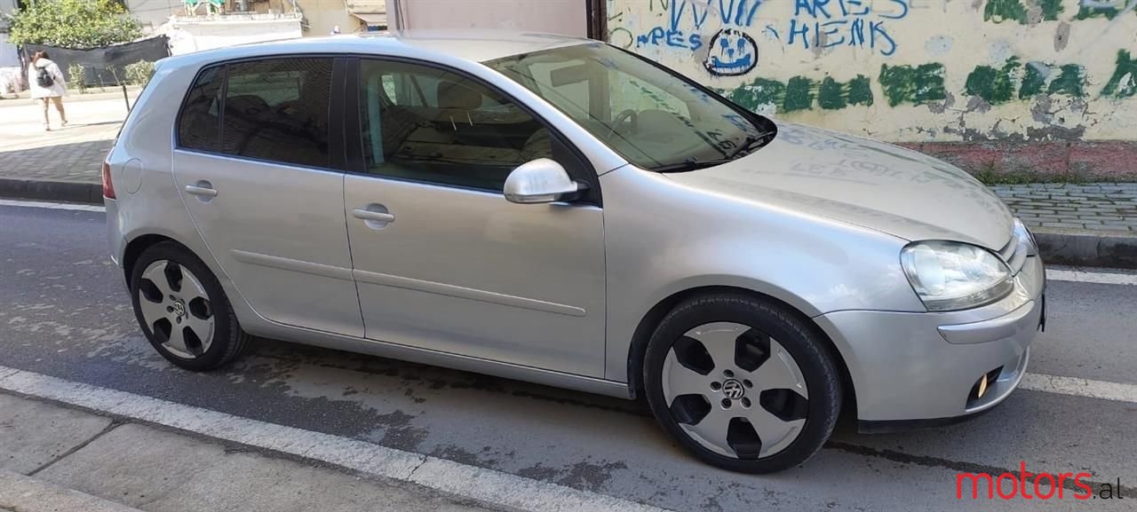 2005' Volkswagen Golf photo #1