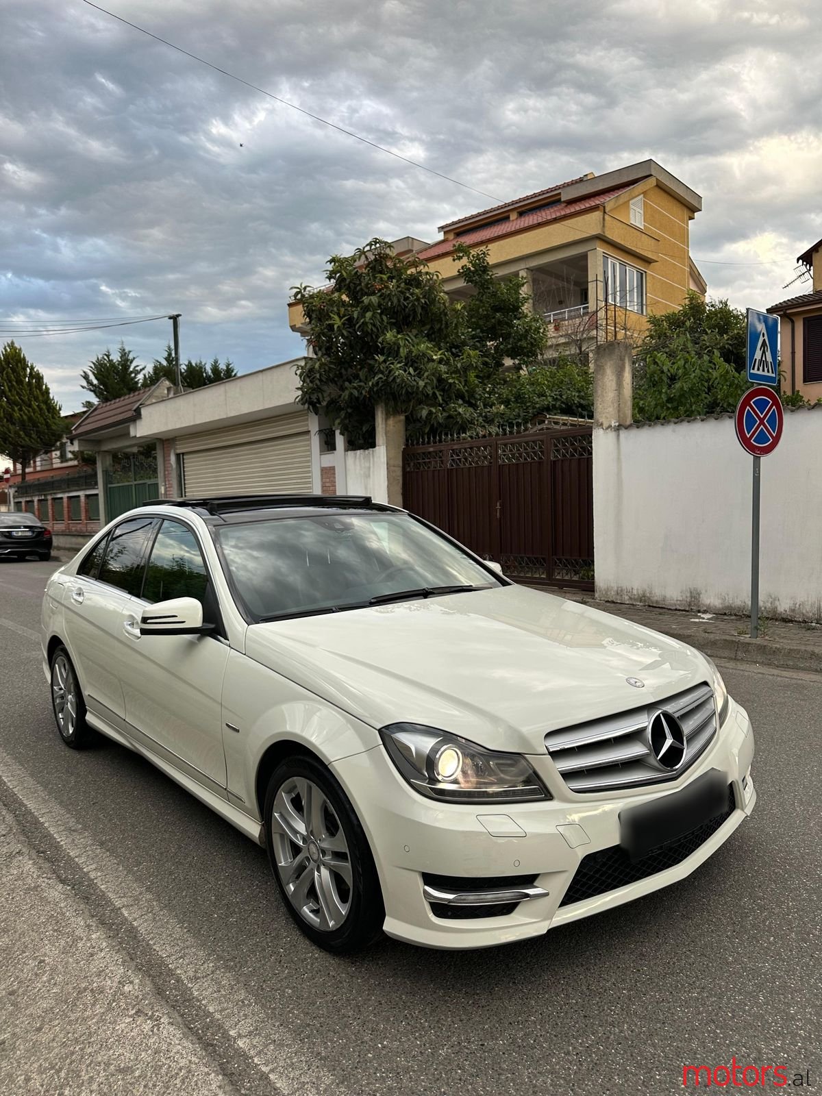 2012' Mercedes-Benz C 220 photo #4