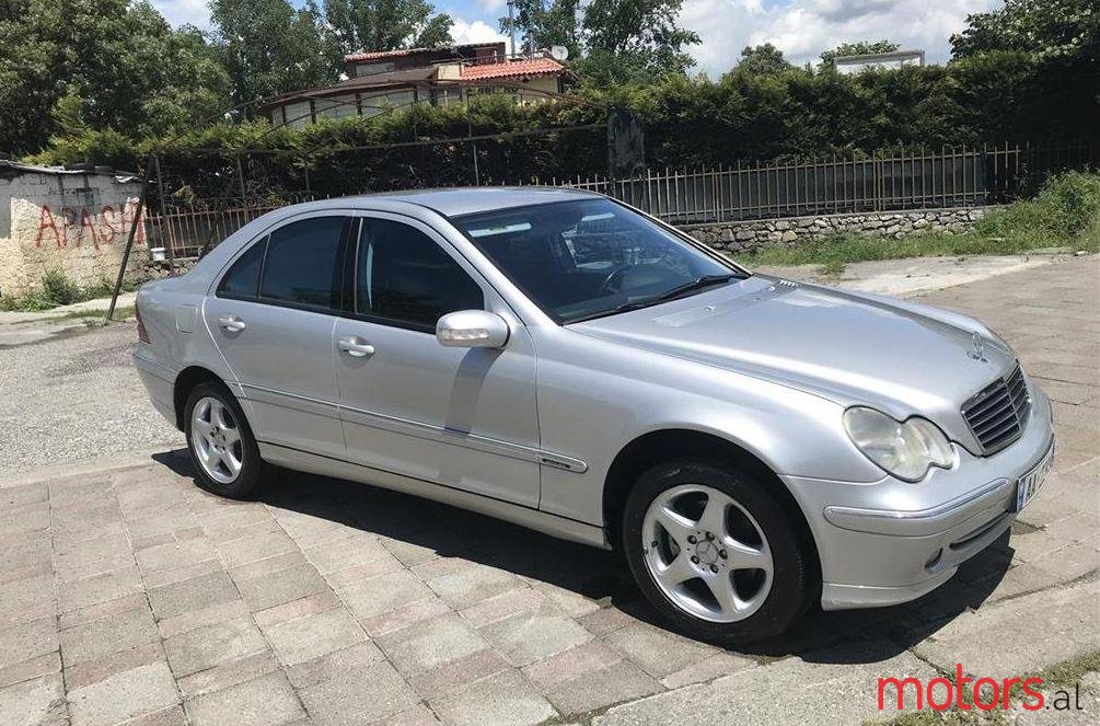 2002' Mercedes-Benz 220 photo #1