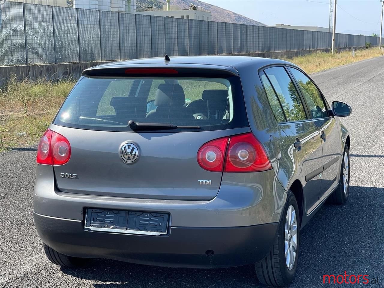 2008' Volkswagen Golf photo #4