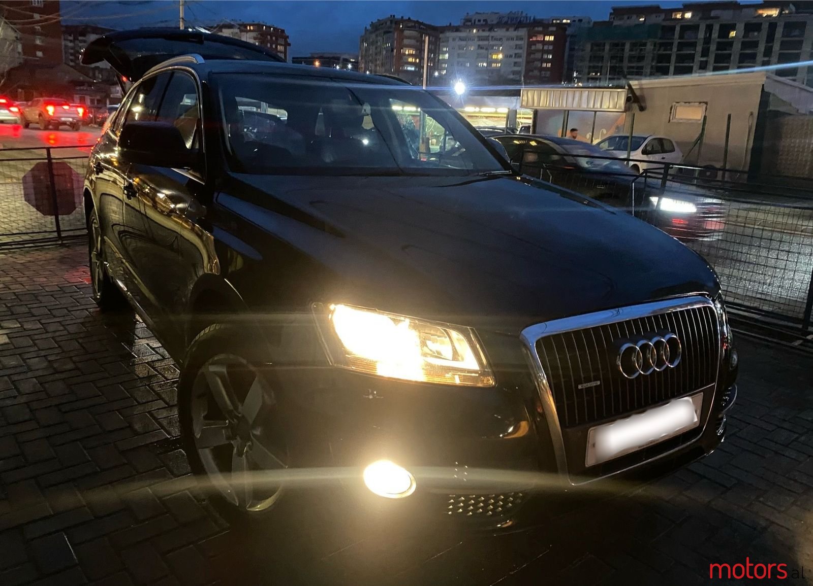 2011' Audi Q5 photo #6