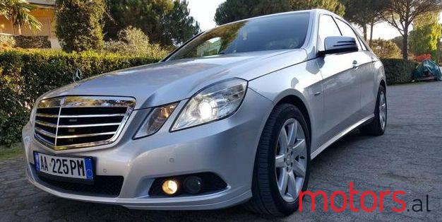 2009' Mercedes-Benz E-Class photo #1
