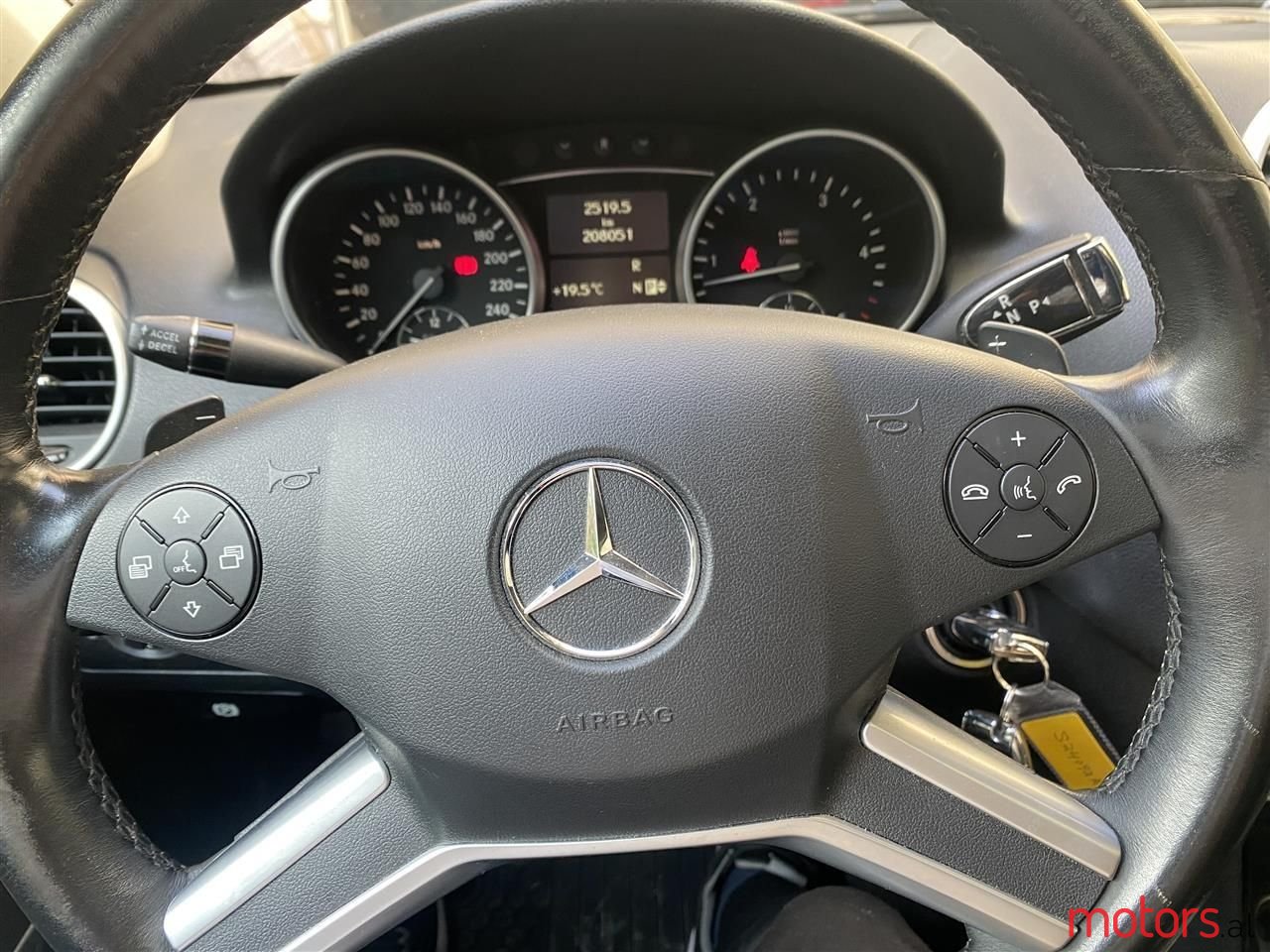 2010' Mercedes-Benz ML 350 photo #2