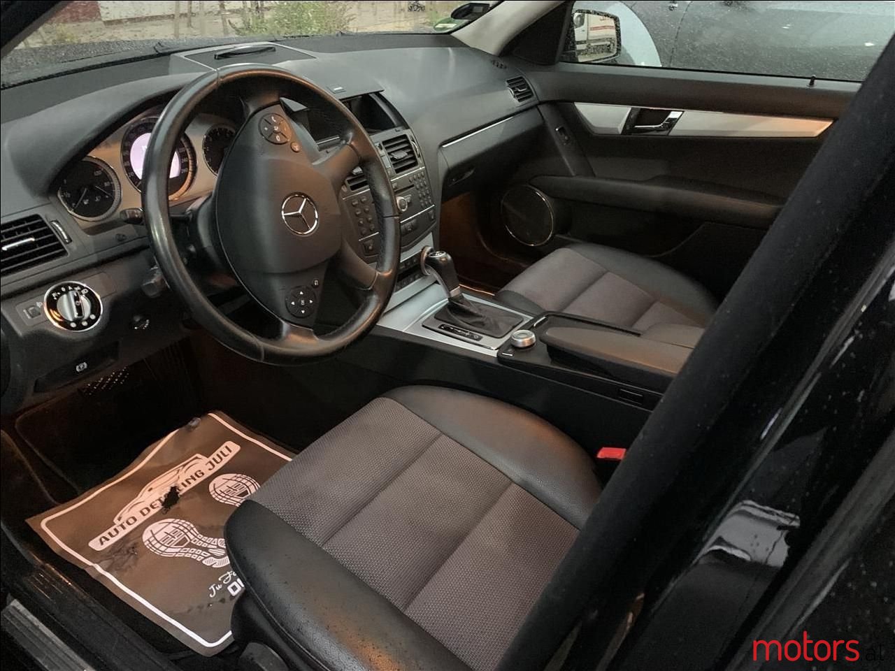 2009' Mercedes-Benz C 200 photo #4