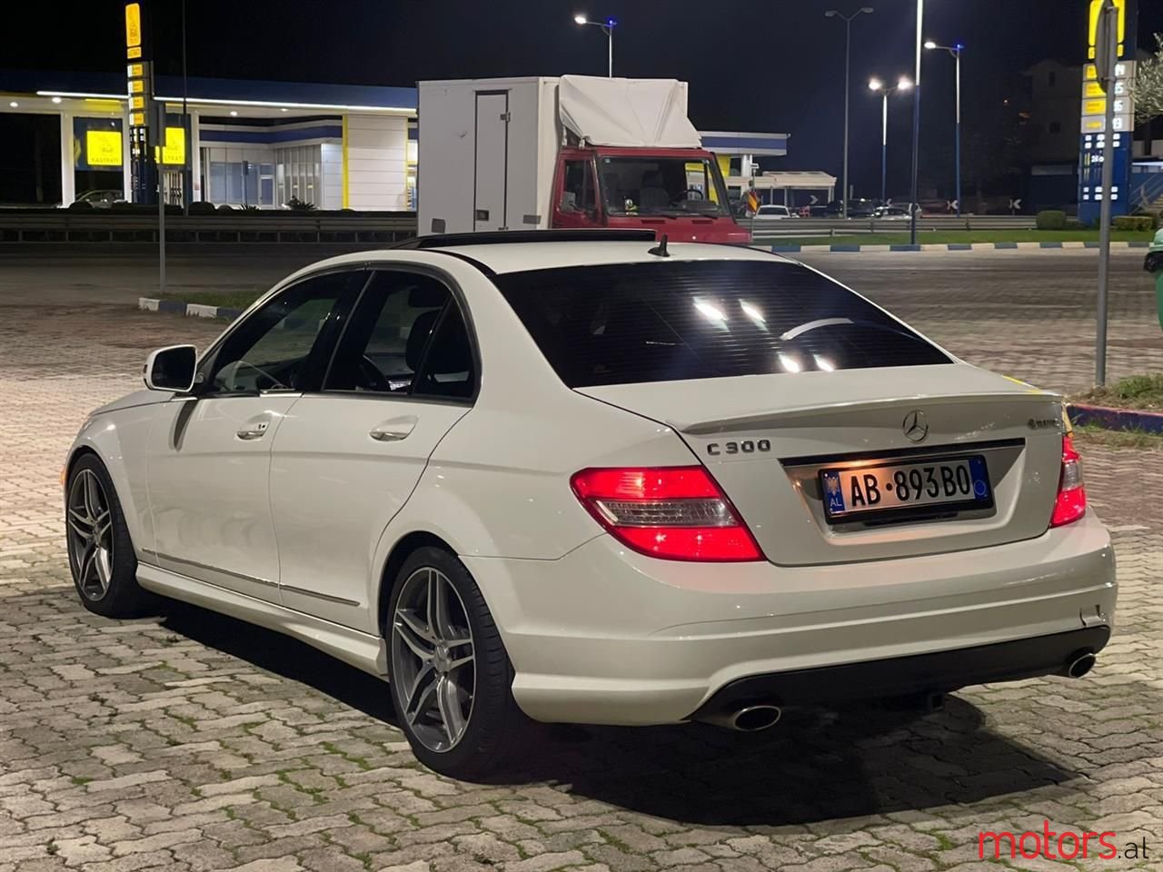 2008' Mercedes-Benz C 300 photo #3