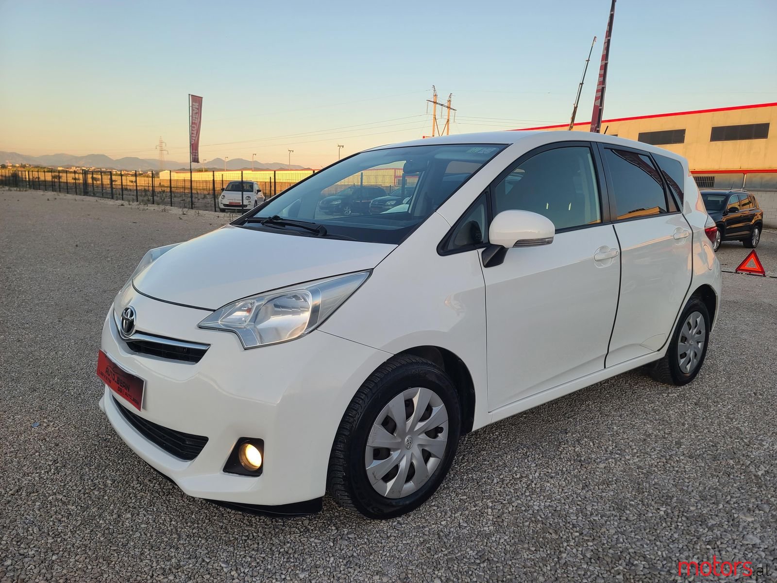 2014' Toyota Verso-S photo #1