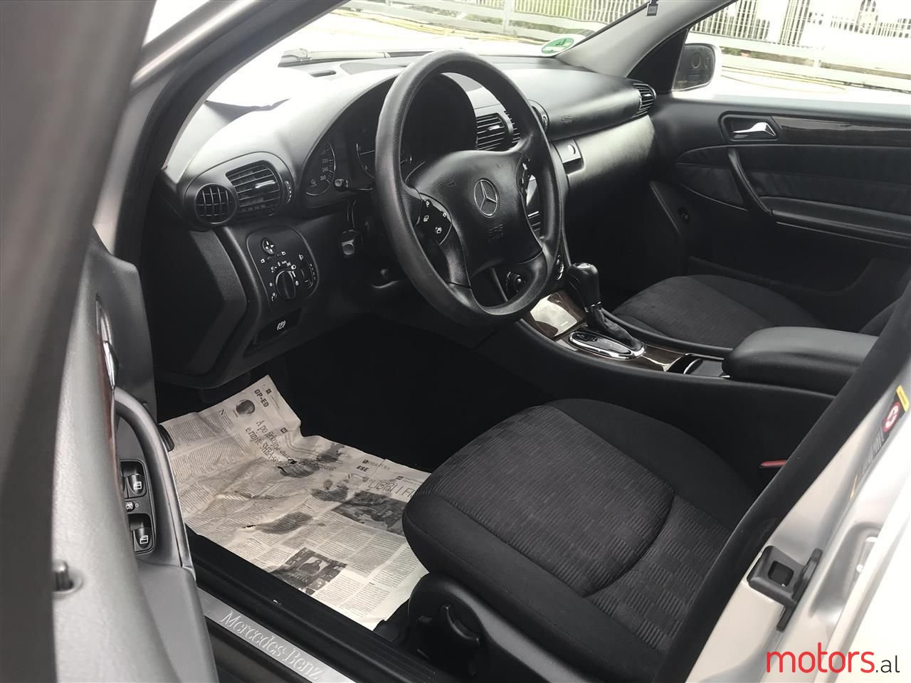 2004' Mercedes-Benz C 220 photo #5