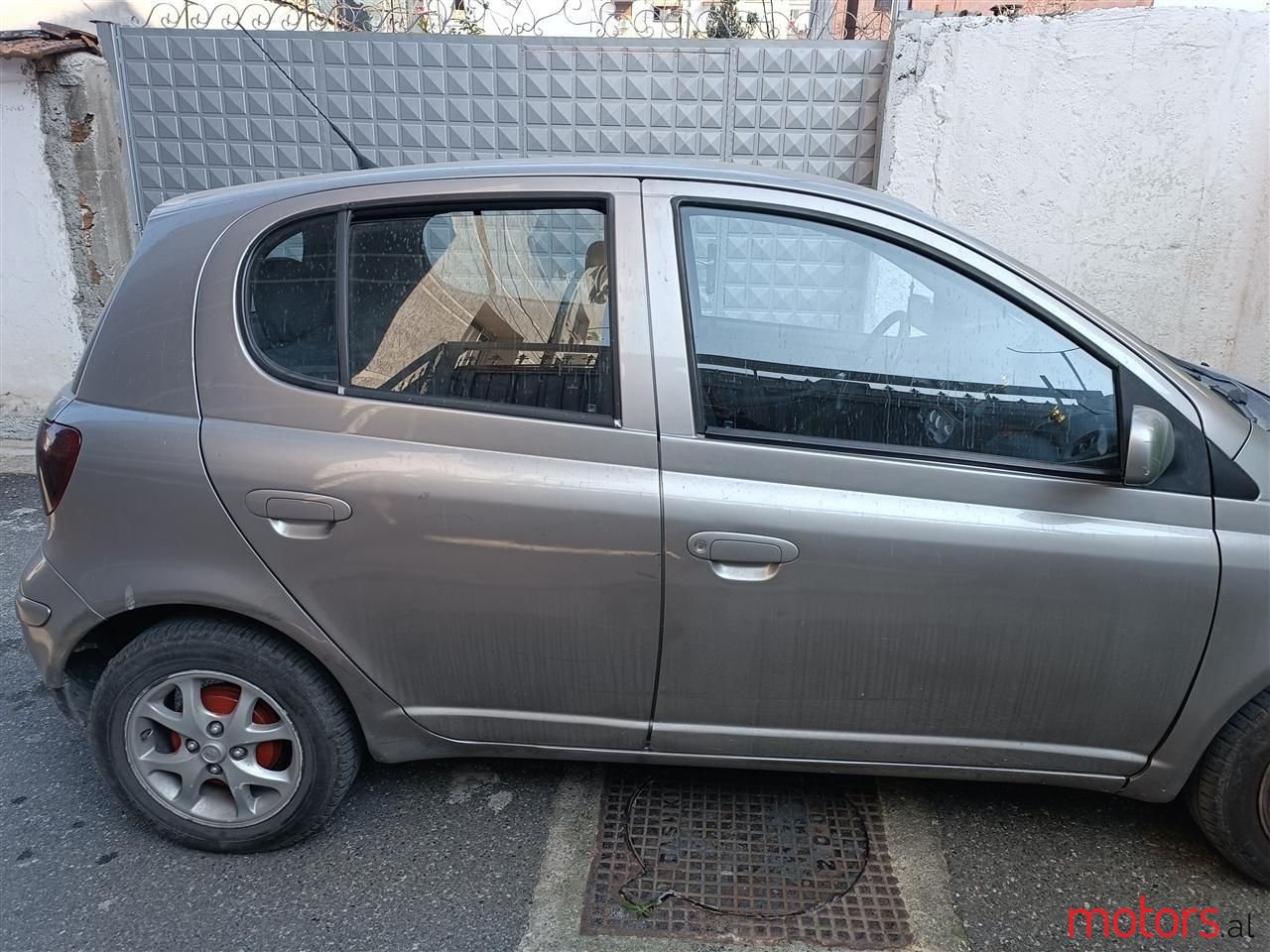 2004' Toyota Yaris photo #2