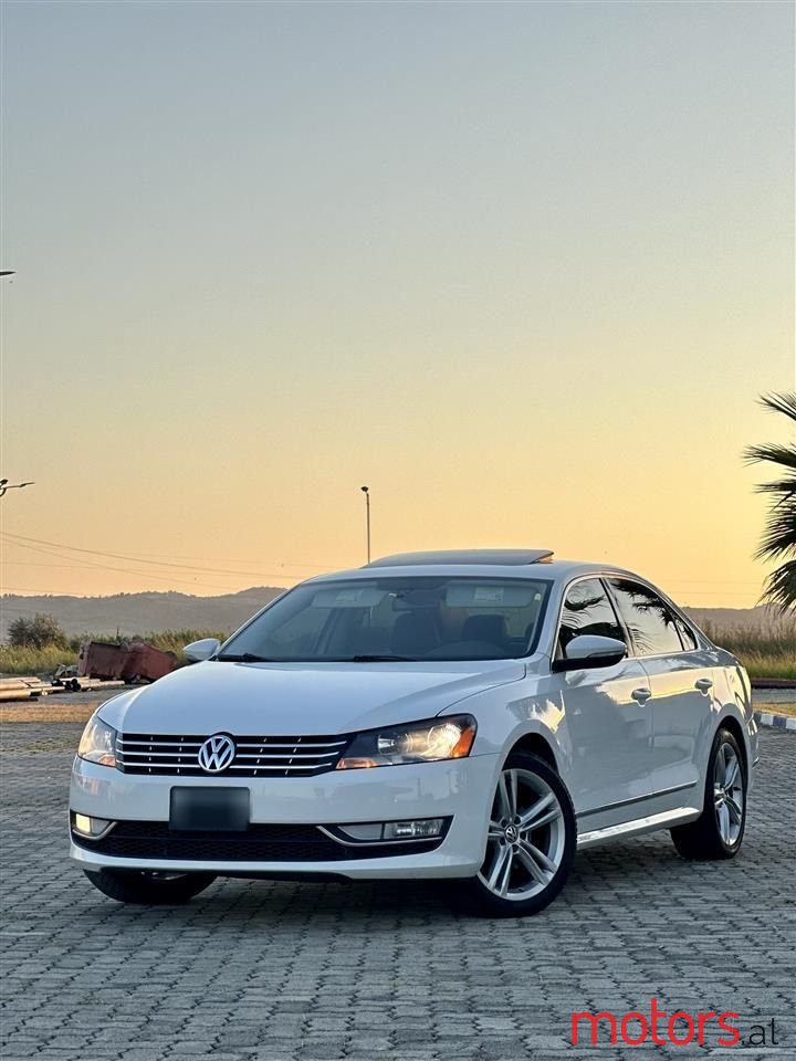 2012' Volkswagen Passat photo #1
