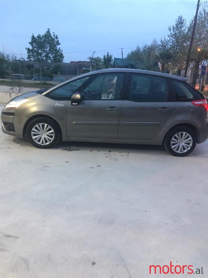 2008' Citroen C4 photo #4