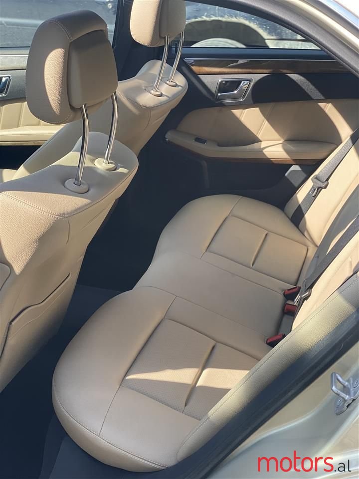 2011' Mercedes-Benz E 350 photo #4