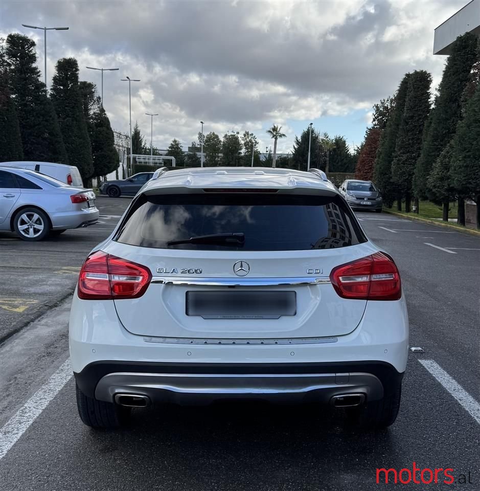 2014' Mercedes-Benz GLA 200 photo #3