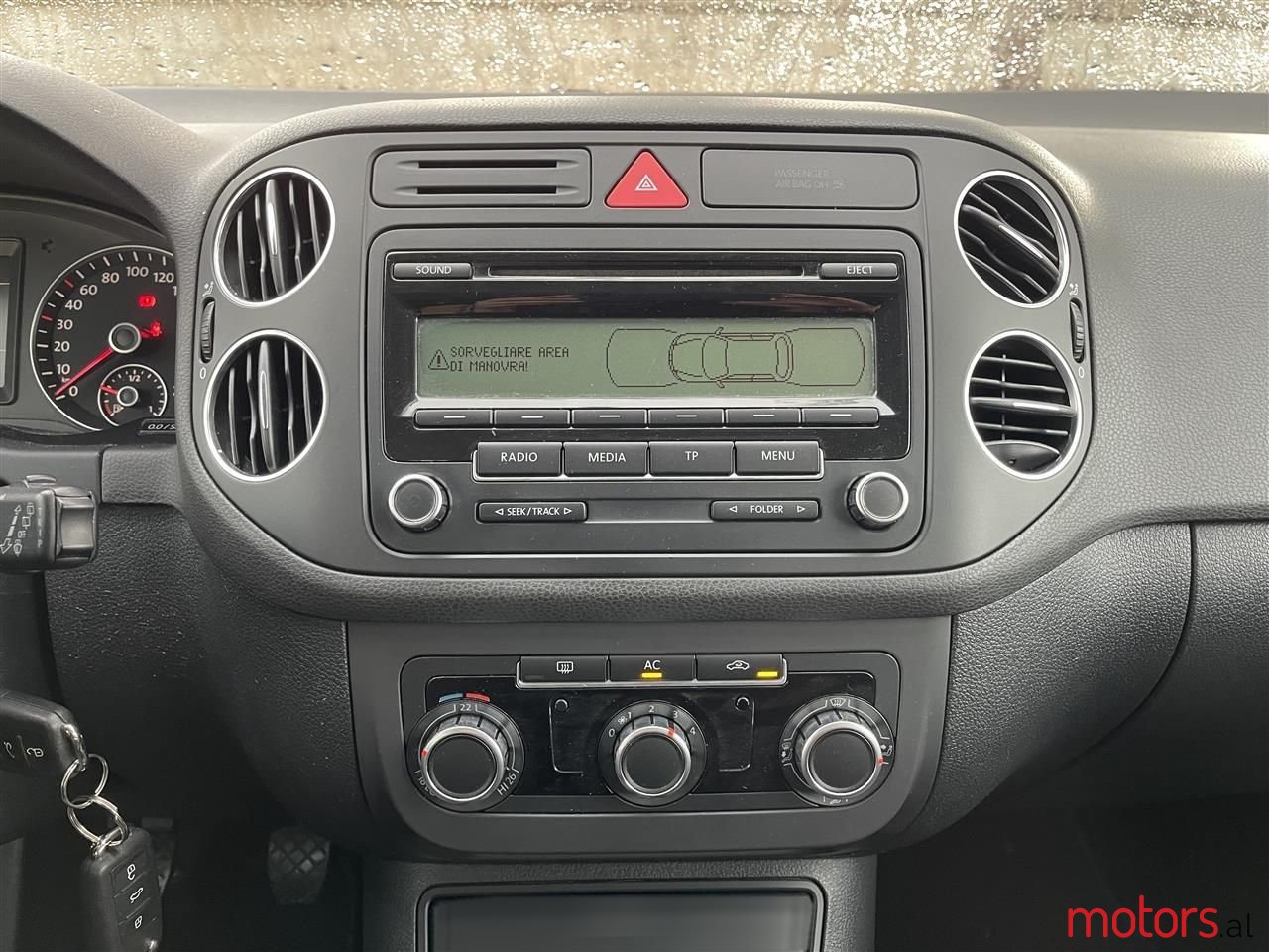 2010' Volkswagen Golf Plus photo #6