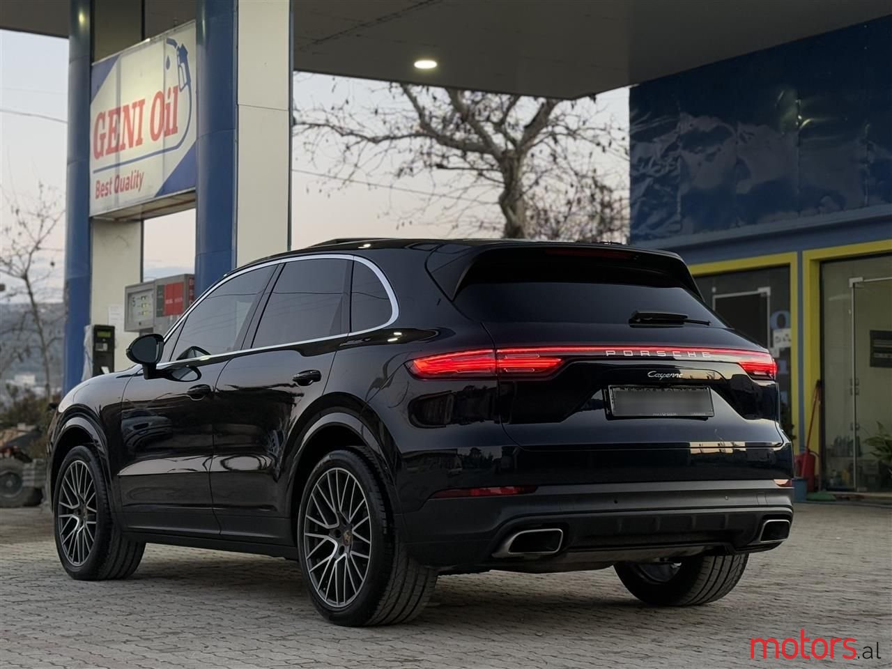 2020' Porsche Cayenne photo #3