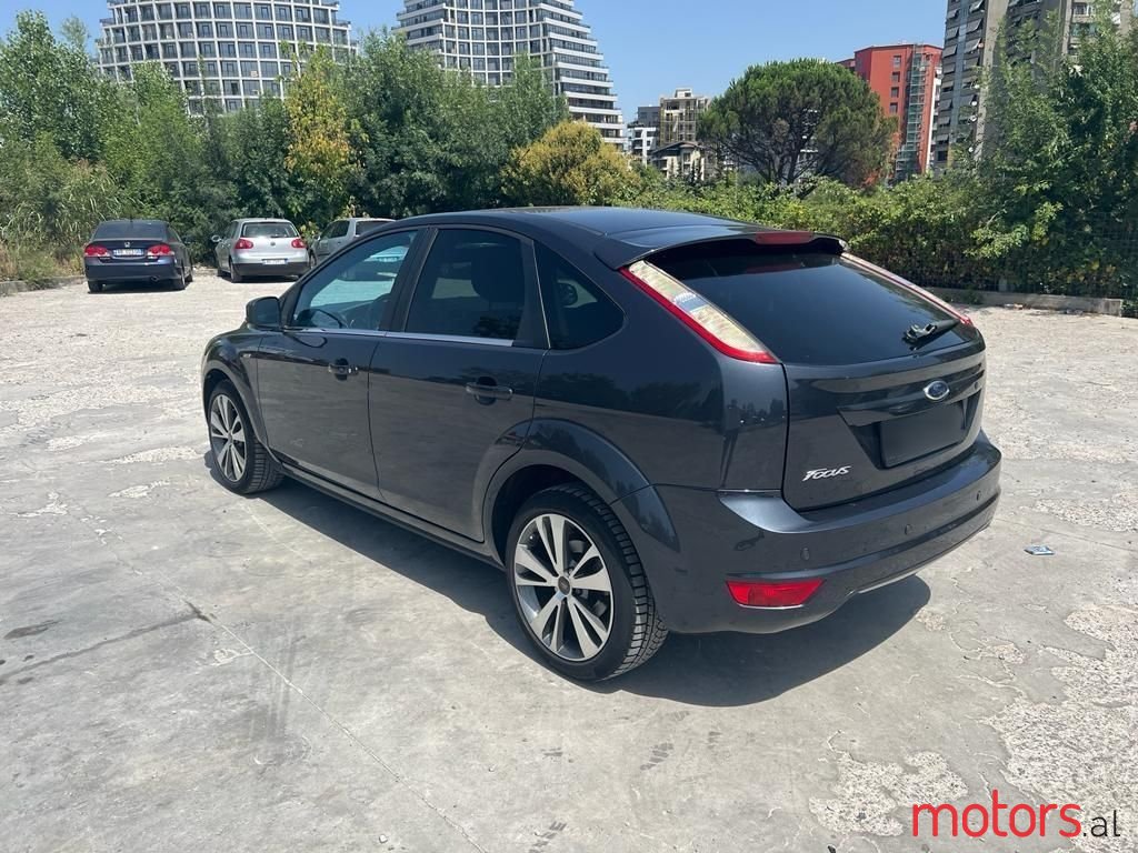 2010' Ford Focus photo #3