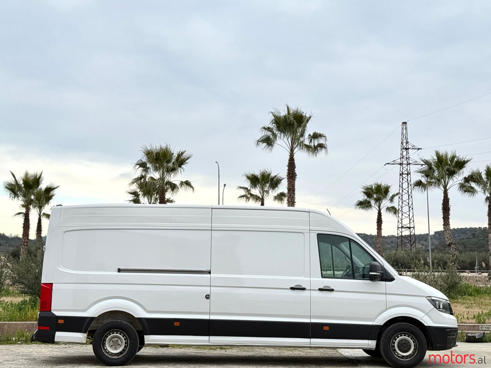 2018' Volkswagen Crafter photo #3