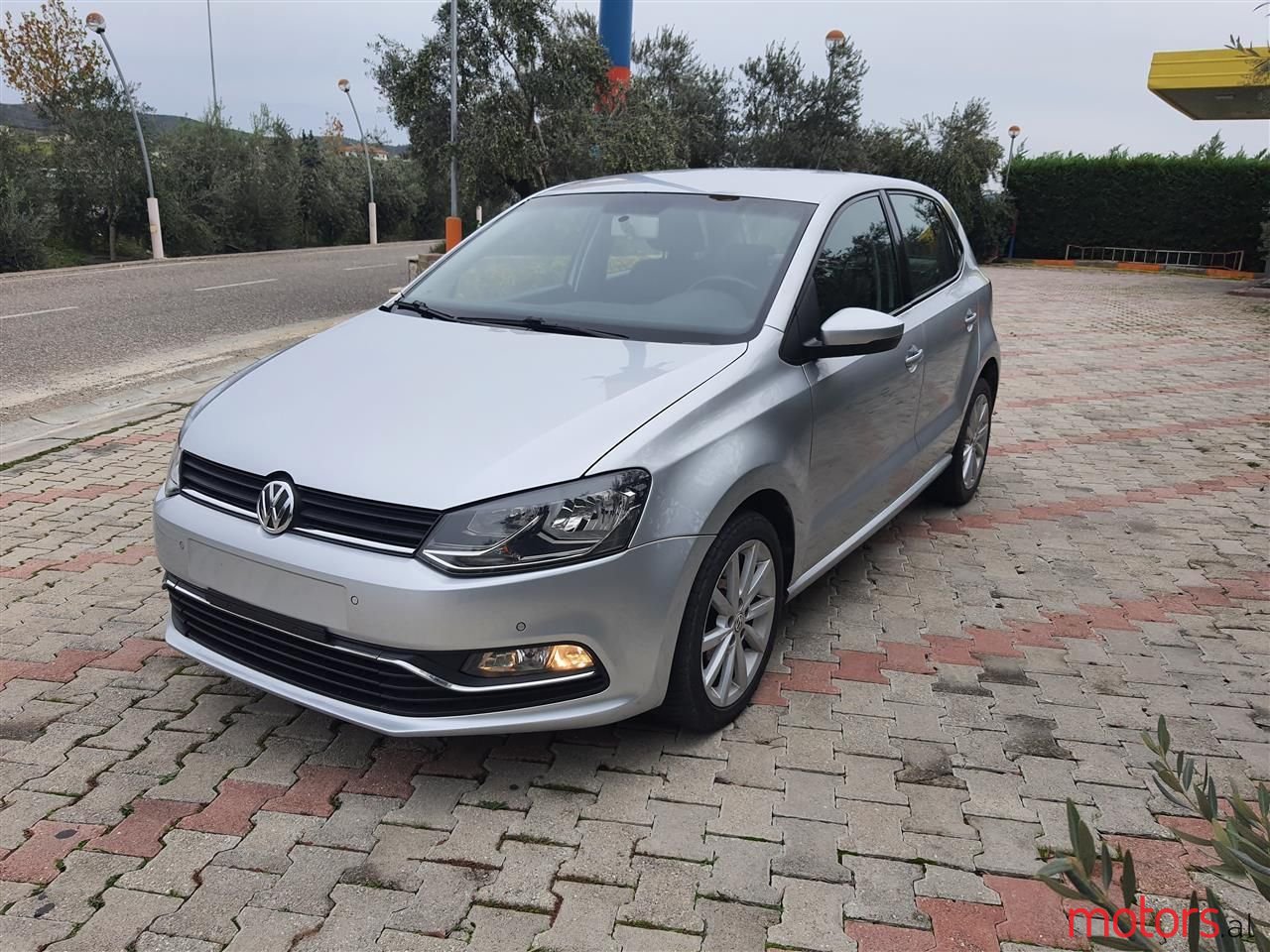 2015' Volkswagen Polo photo #1