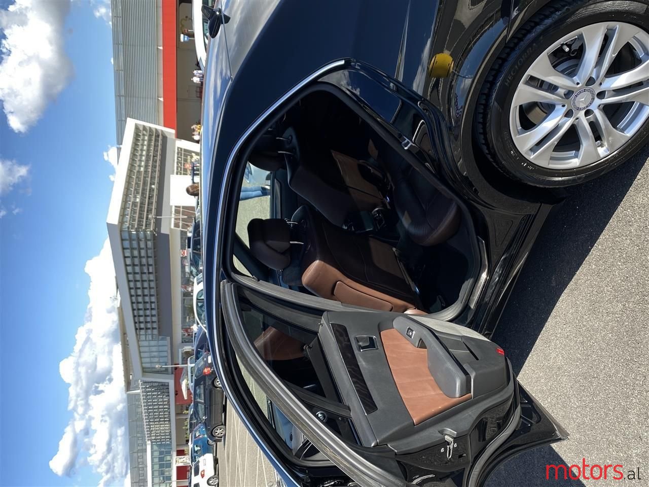 2011' Mercedes-Benz E 220 photo #5