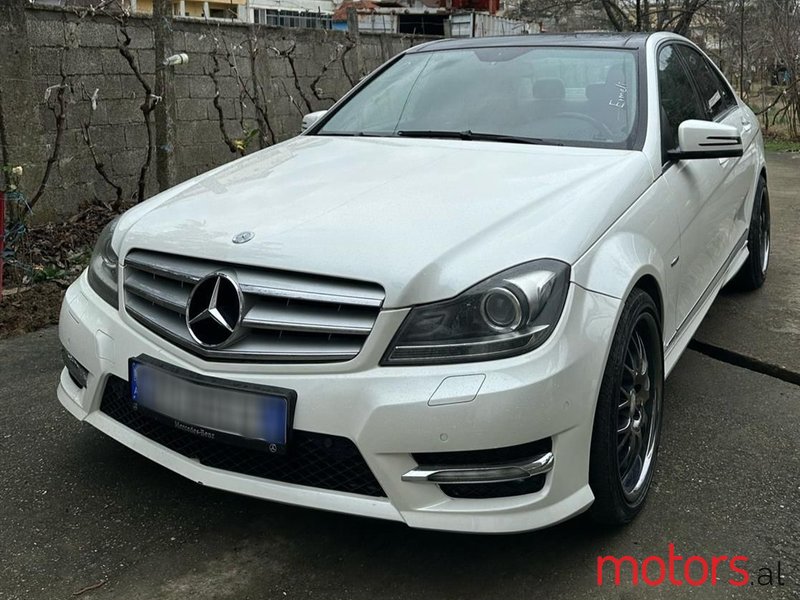2012' Mercedes-Benz C 220 photo #2