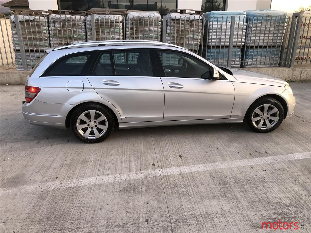 2009' Mercedes-Benz 220 photo #1