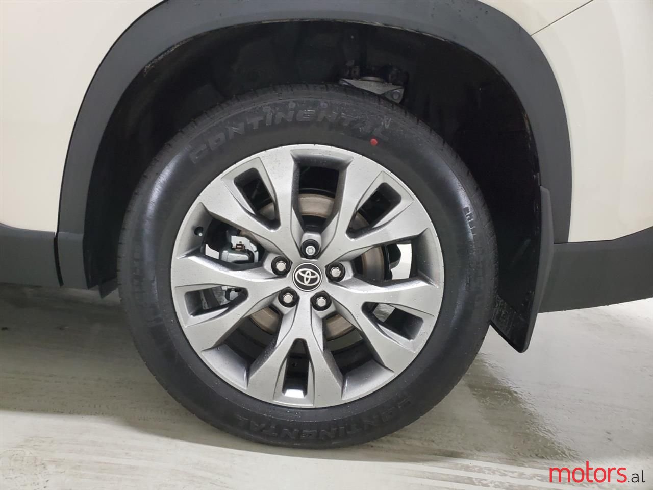 2024' Toyota Highlander photo #2