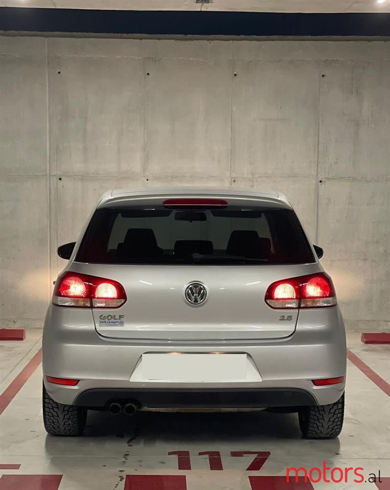 2010' Volkswagen Golf photo #6