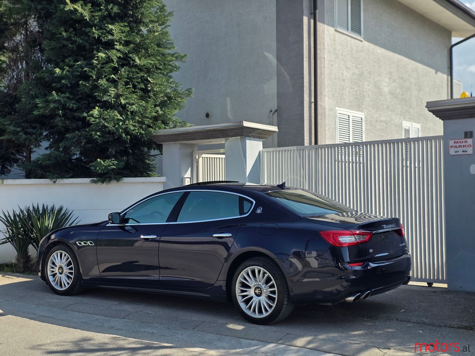 2015' Maserati Quattroporte photo #4