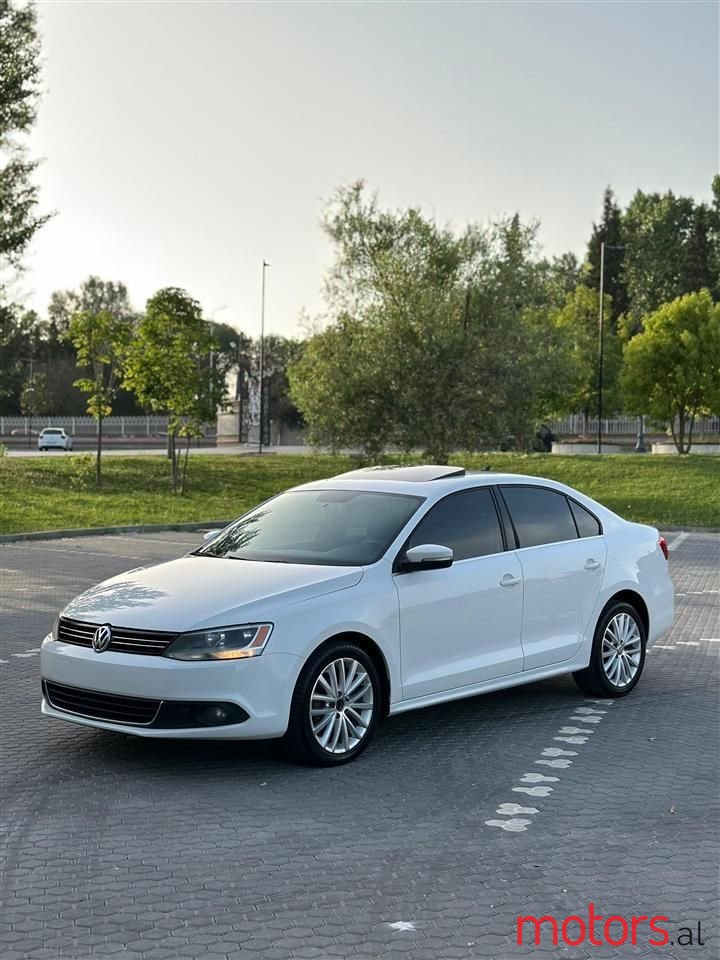 2012' Volkswagen Jetta photo #1