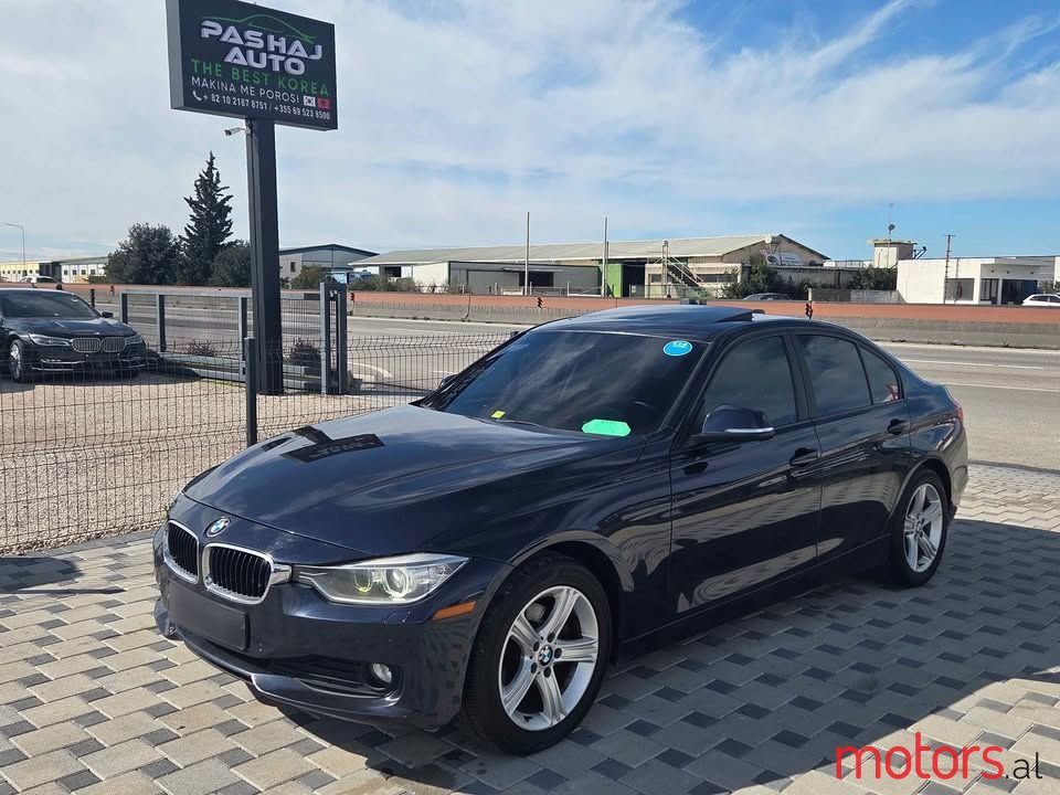 2013' BMW 320 photo #1