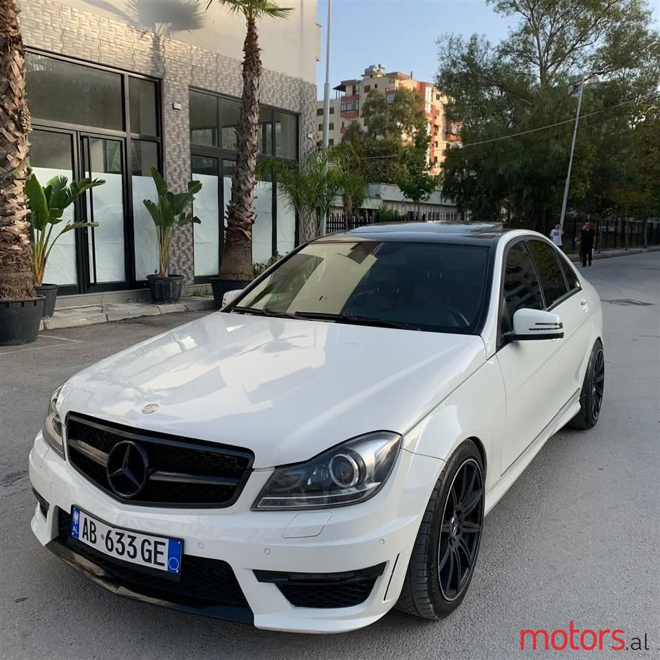 2012' Mercedes-Benz C 300 photo #2