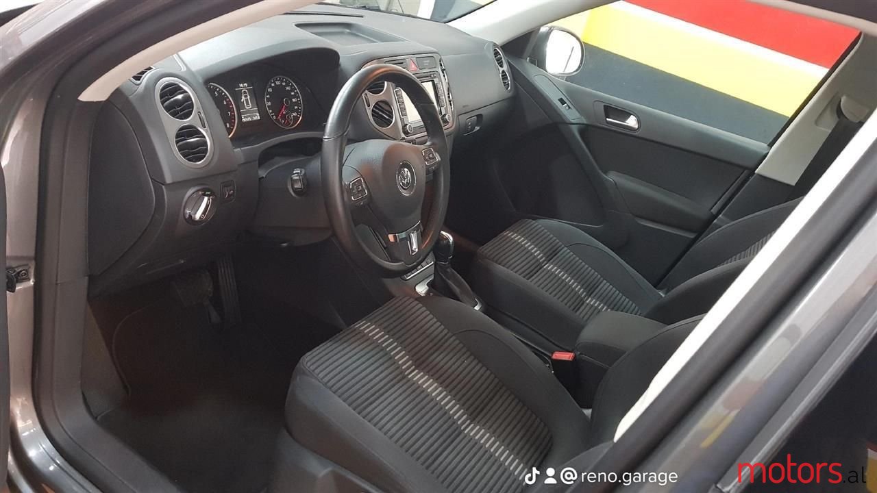 2010' Volkswagen Tiguan photo #4