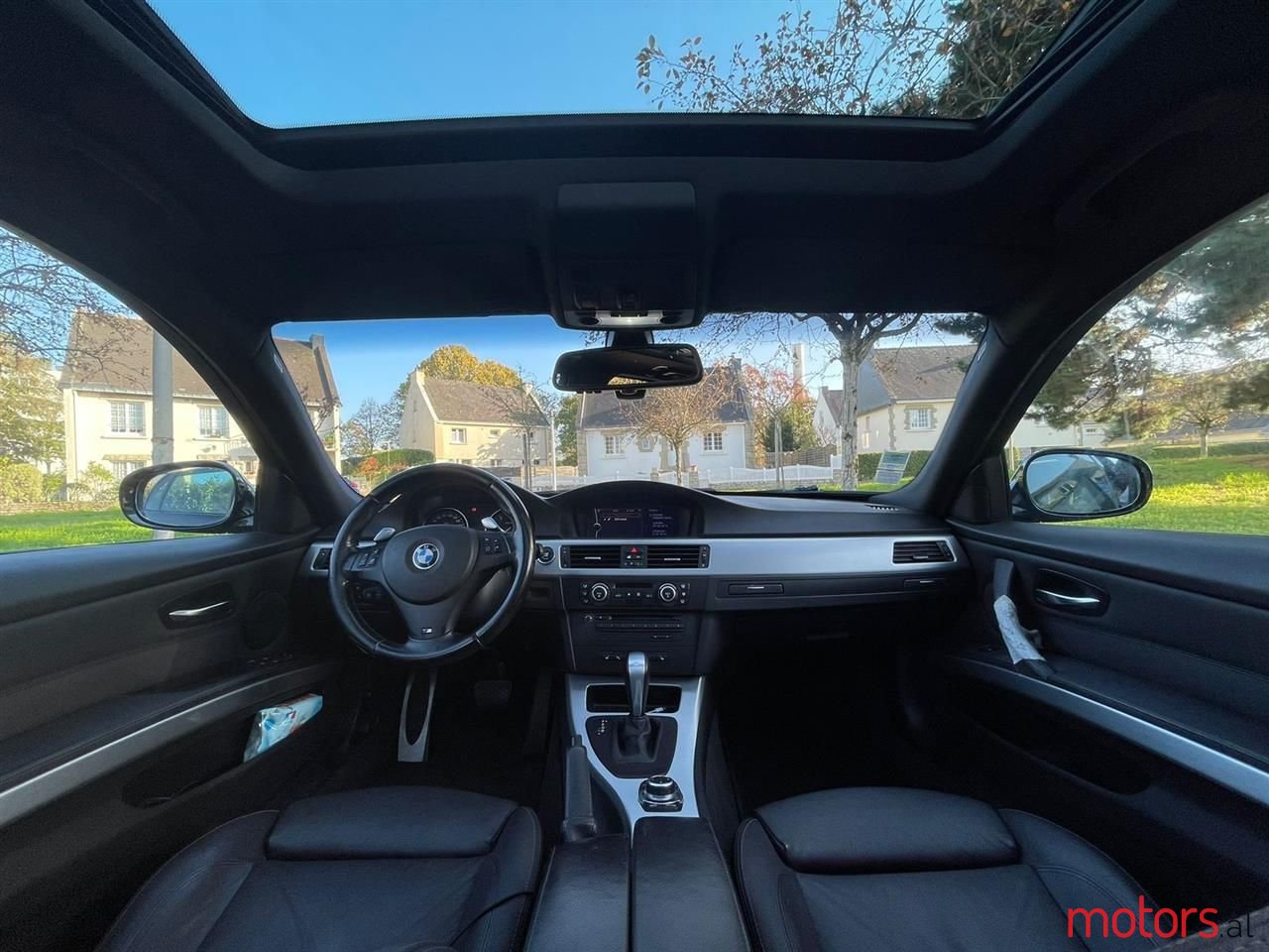 2009' BMW 330 photo #4