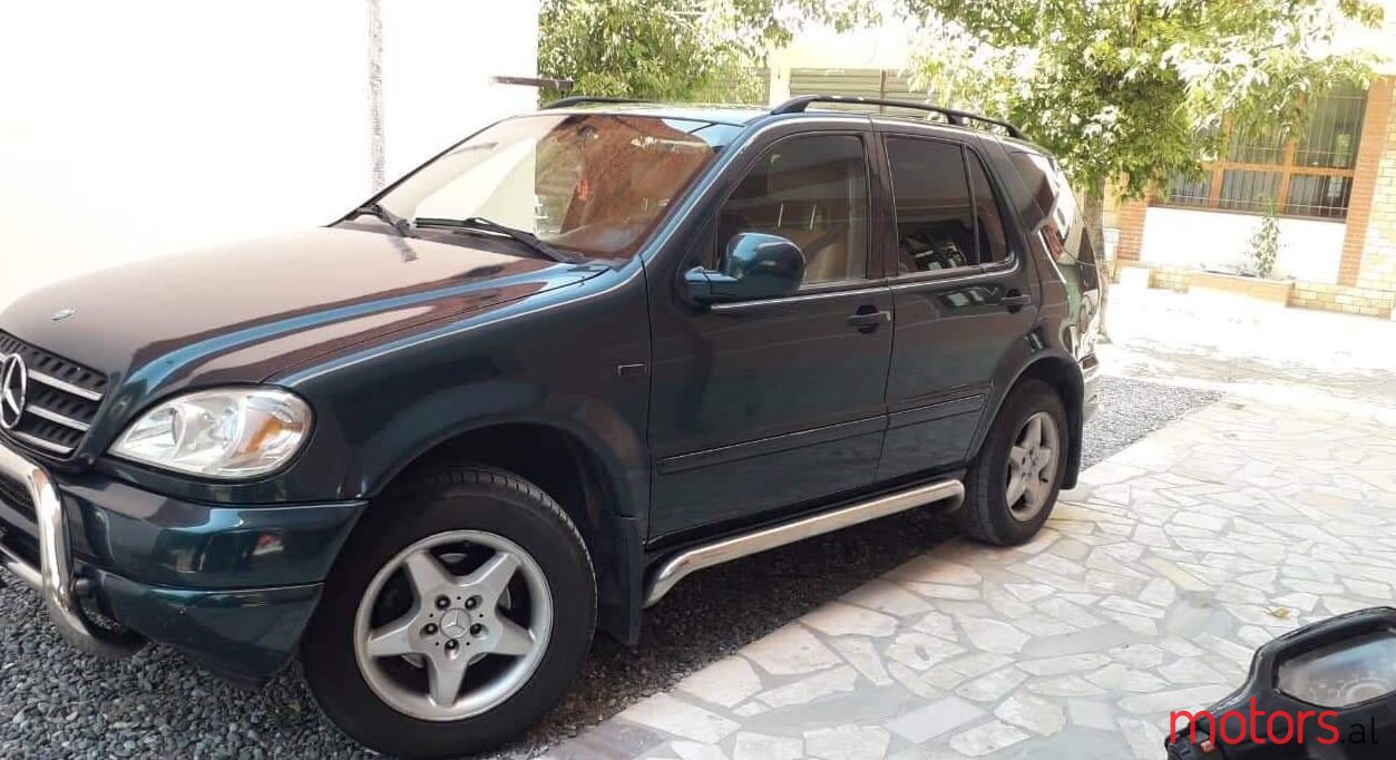 1999' Mercedes-Benz 230 photo #1