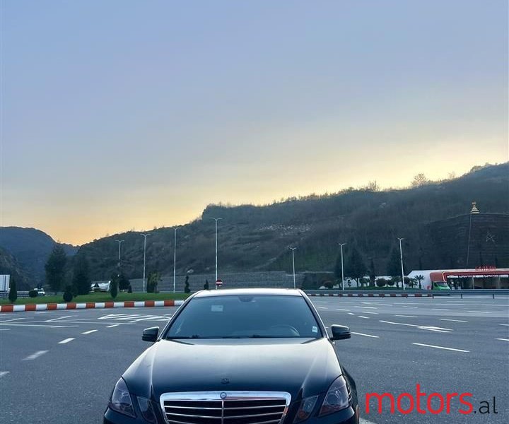 2012' Mercedes-Benz E 350 photo #4